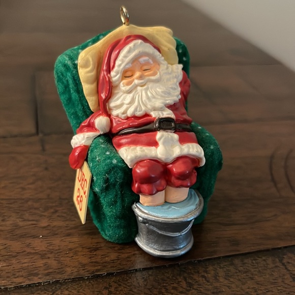 Vintage 1987 Sleepy Santa Hallmark Ornament - Picture 2 of 5